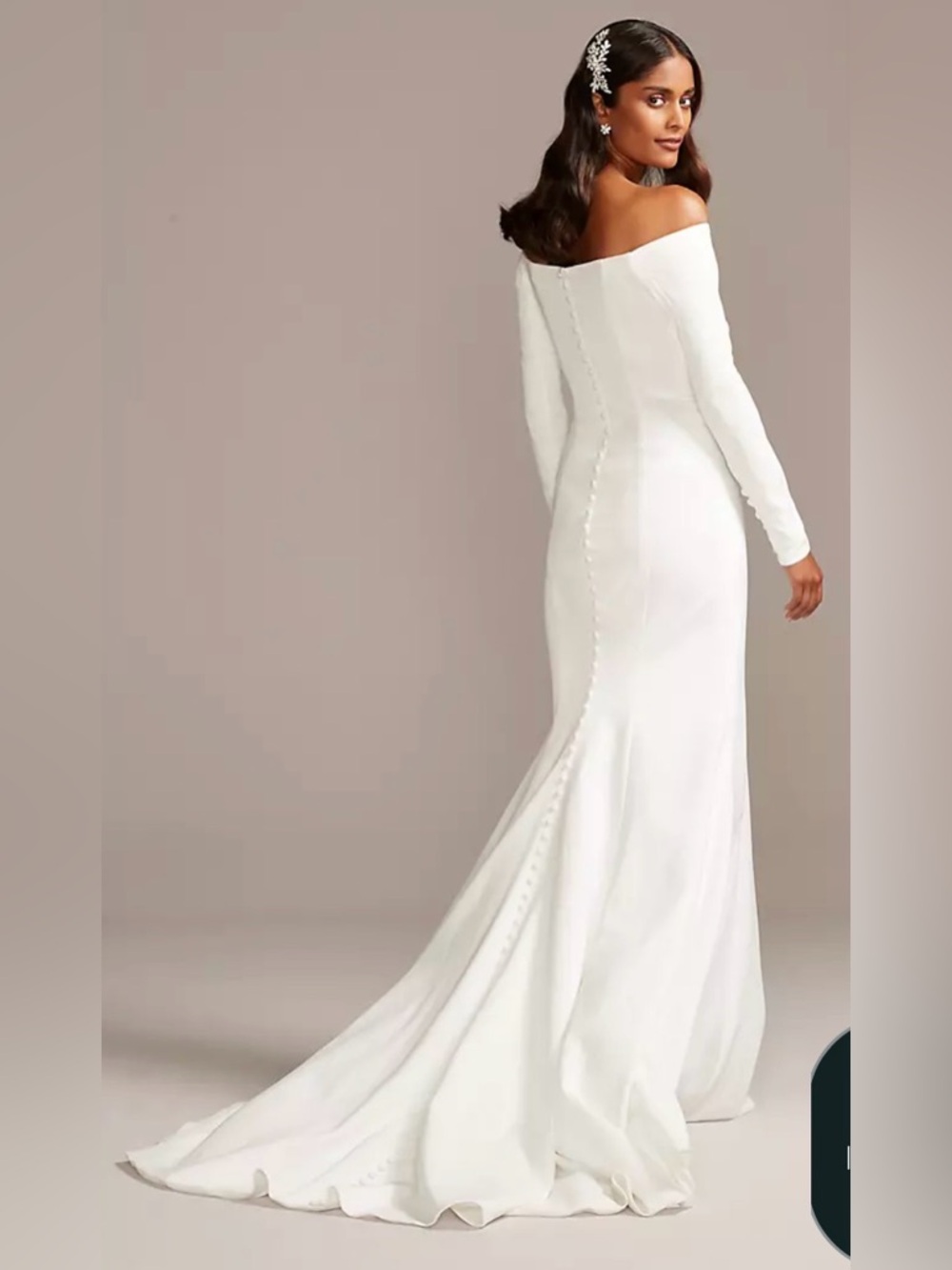 Elegant Off-Shoulder Long Sleeve White Mermaid Dress. David’s Bridal size 6p - Picture 4 of 9